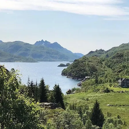 Holiday home Lofoten Og Vesteralen. Kveldro I Raftsundet *