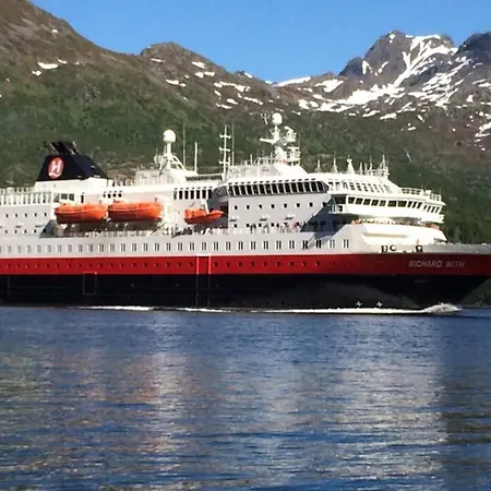 Lofoten Og Vesteralen. Kveldro I Raftsundet Holiday home