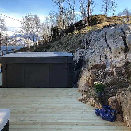 Holiday home Lofoten Og Vesteralen. Kveldro I Raftsundet *